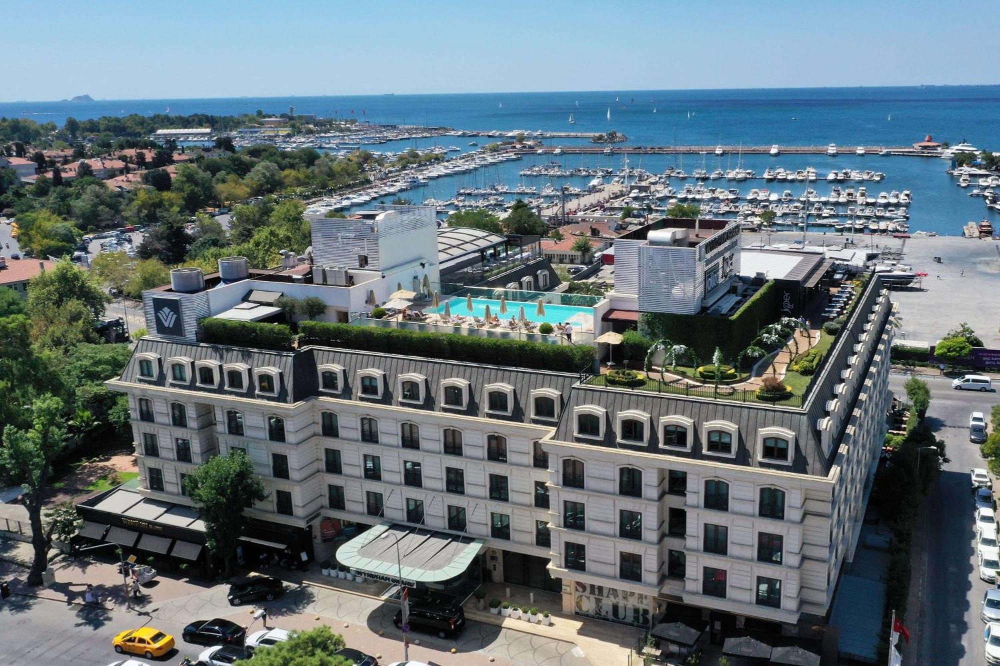 Wyndham Grand Istanbul Kalamis Marina Hotel Exterior foto The hotel in 2018