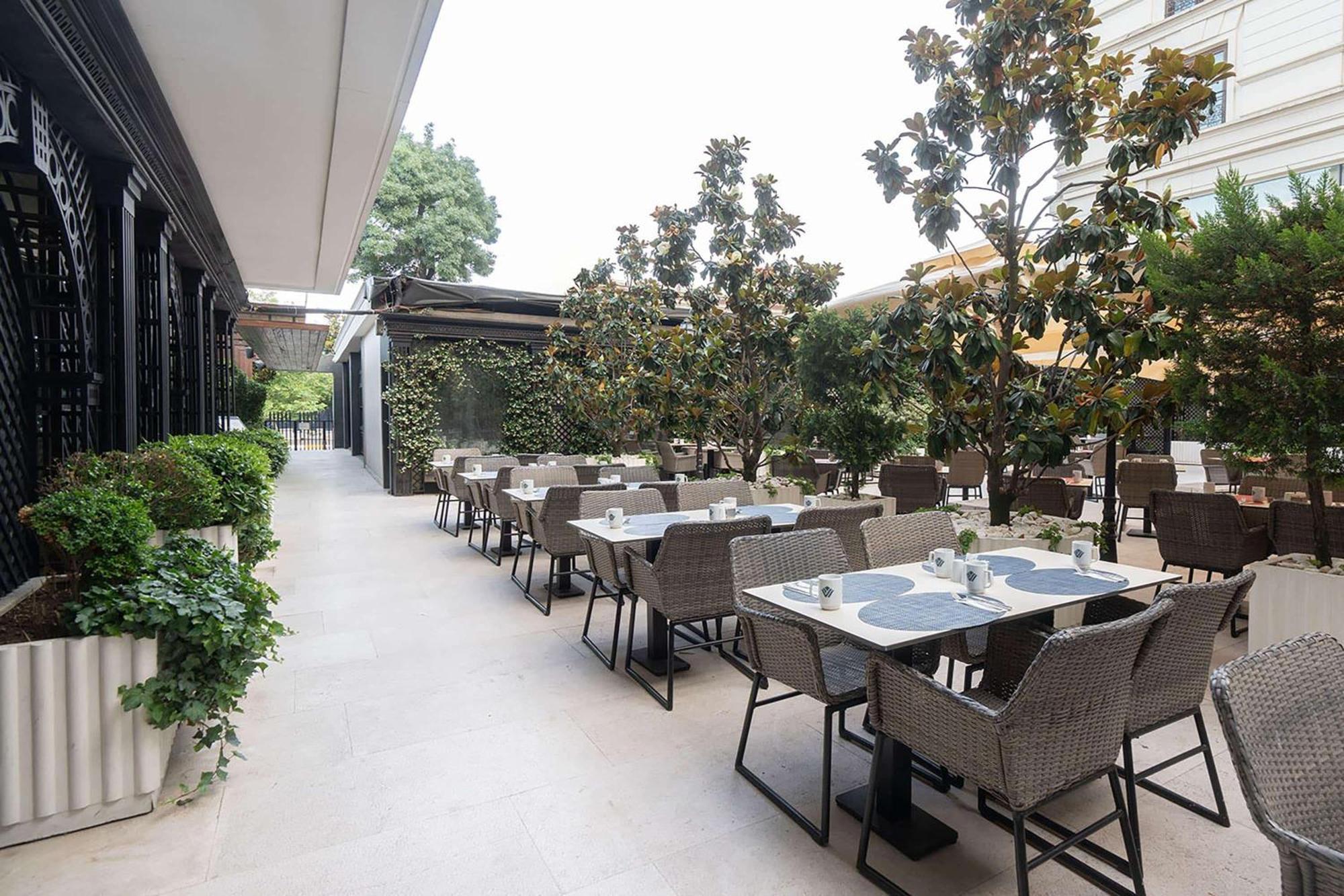 Wyndham Grand Istanbul Kalamis Marina Hotel Exterior foto